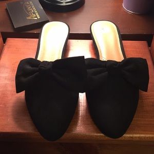 Size 7.5 open back black pointed toe flats